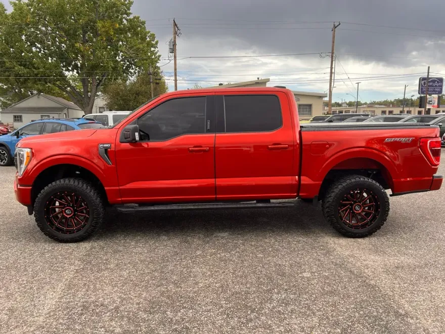 2023 Ford F-150 XLT photo 1