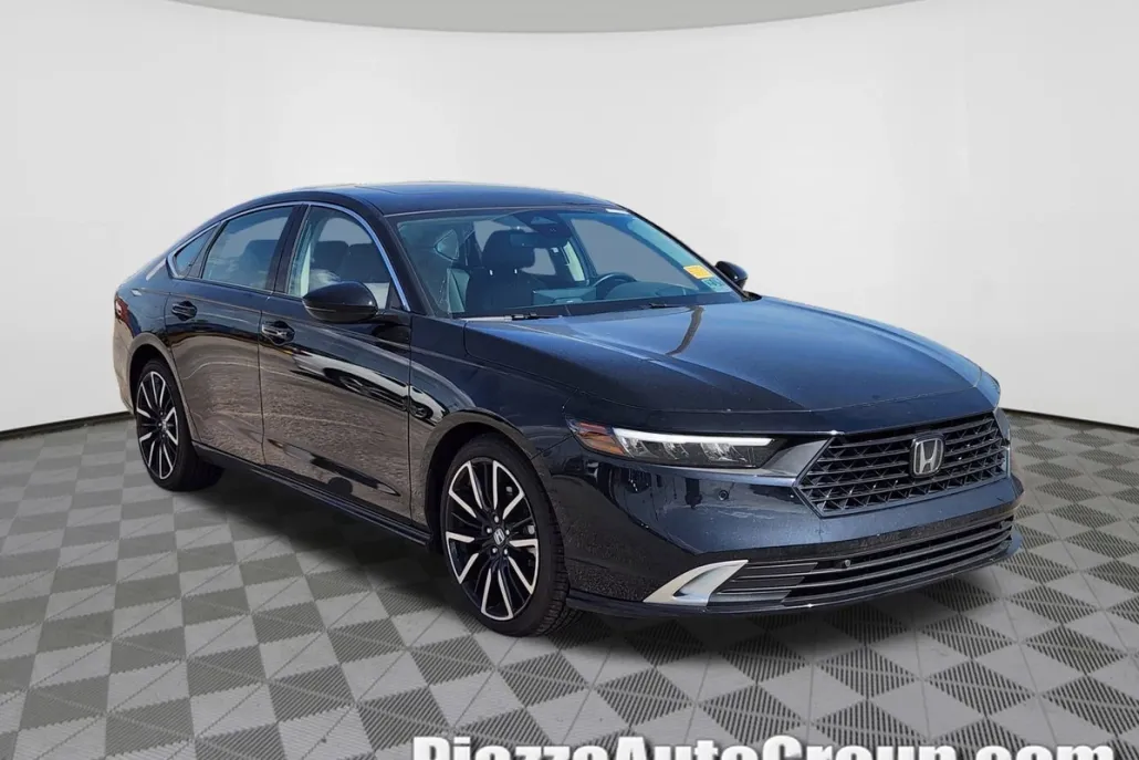 2024 Honda Accord Hybrid Touring photo 1