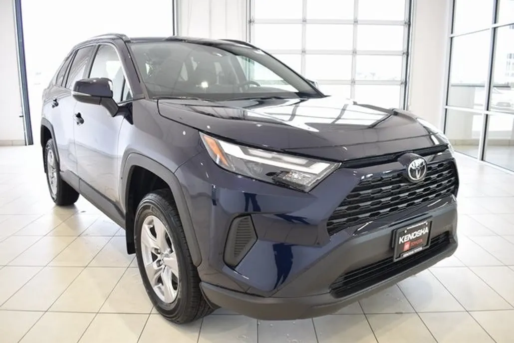 2025 Toyota RAV4 XLE photo 1