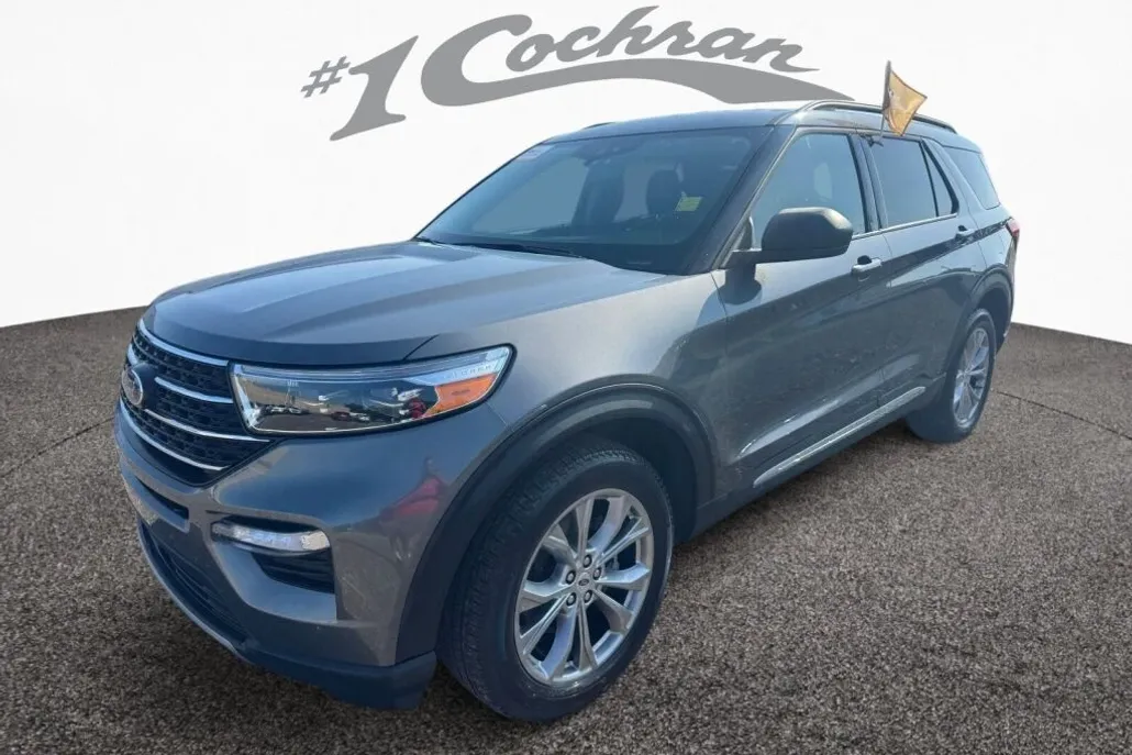2022 Ford Explorer XLT photo 1