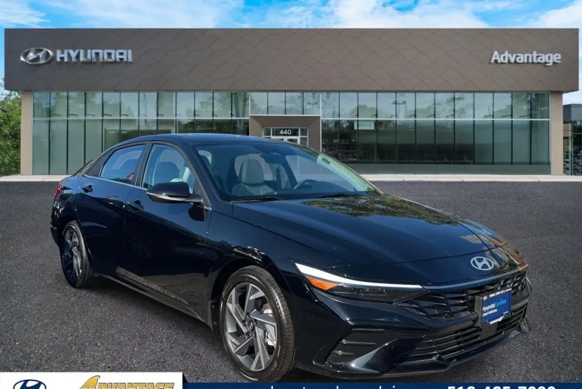 2025 Hyundai Elantra Limited photo 1