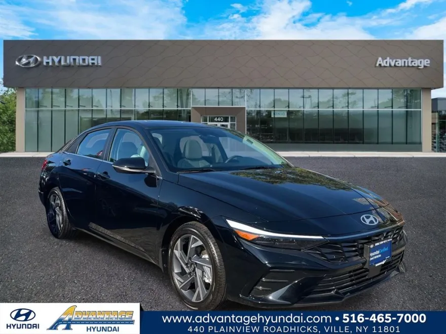 2025 Hyundai Elantra Limited photo 1