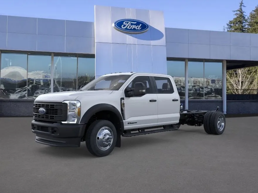2025 Ford F-550 photo 1