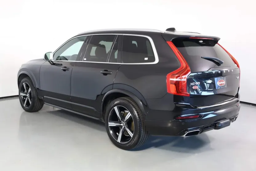 2017 Volvo XC90 T6 R-Design photo 1