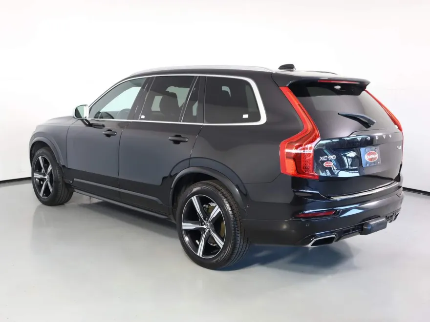 2017 Volvo XC90 T6 R-Design photo 1