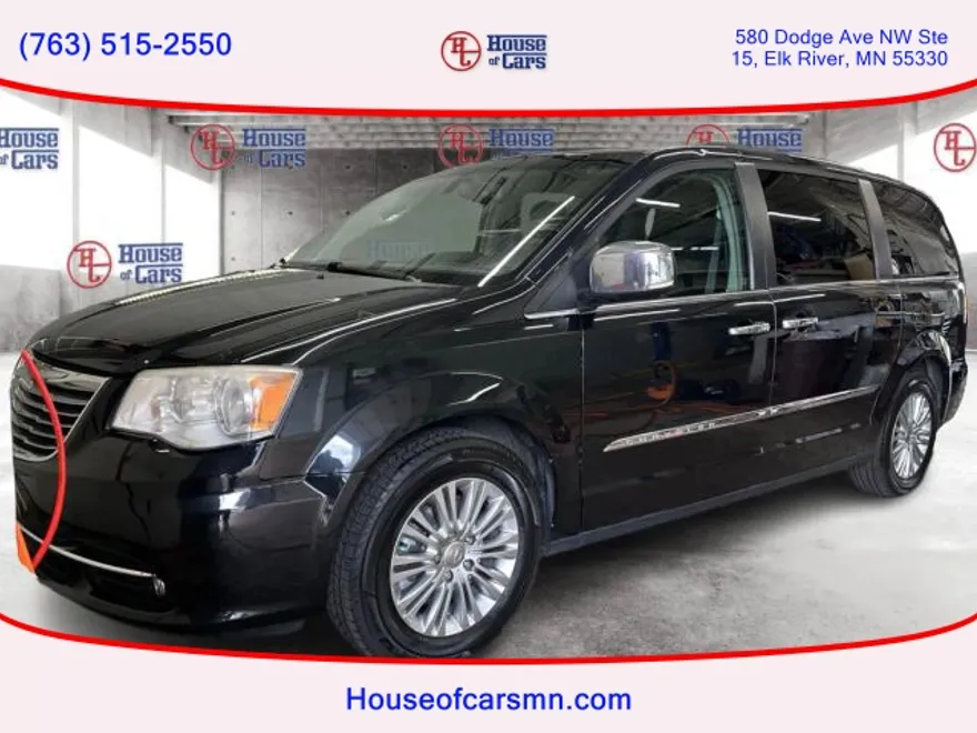 2015 Chrysler Town & Country photo 1