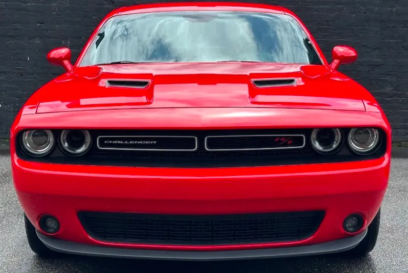 2016 Dodge Challenger R/T Plus photo 1