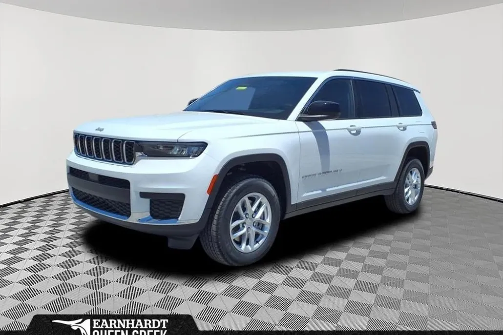 2025 Jeep Grand Cherokee Laredo photo 1