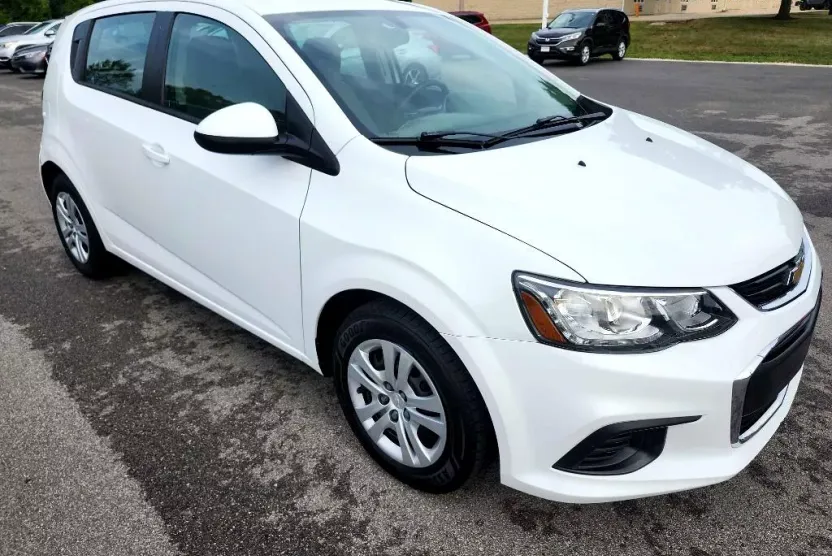 2017 Chevrolet Sonic photo 1