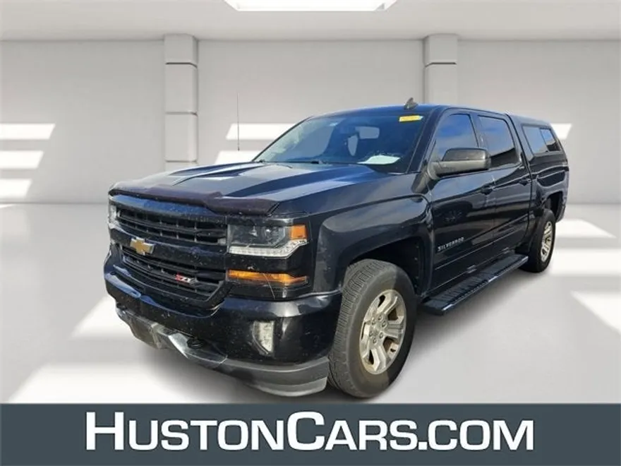 2017 Chevrolet Silverado 1500 LT photo 1