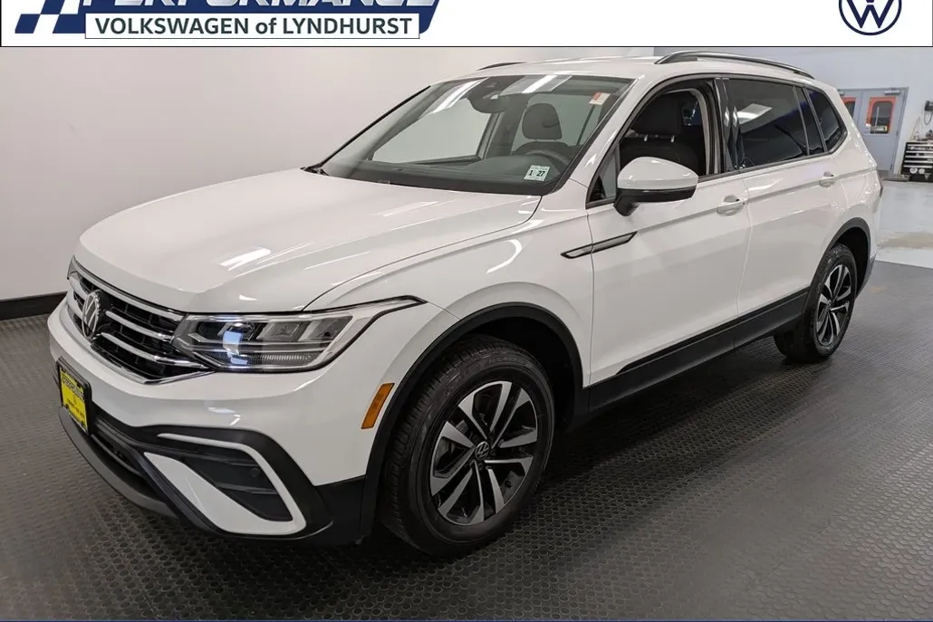2022 Volkswagen Tiguan S photo 1