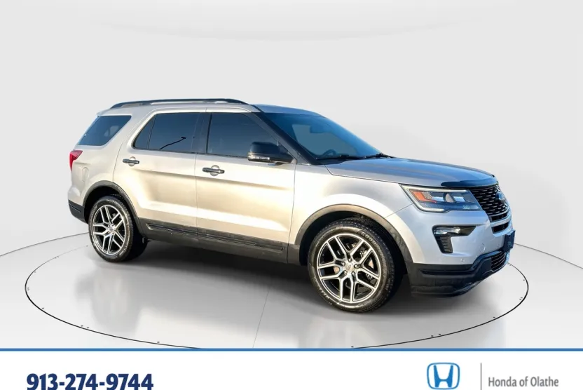 2019 Ford Explorer Sport photo 1