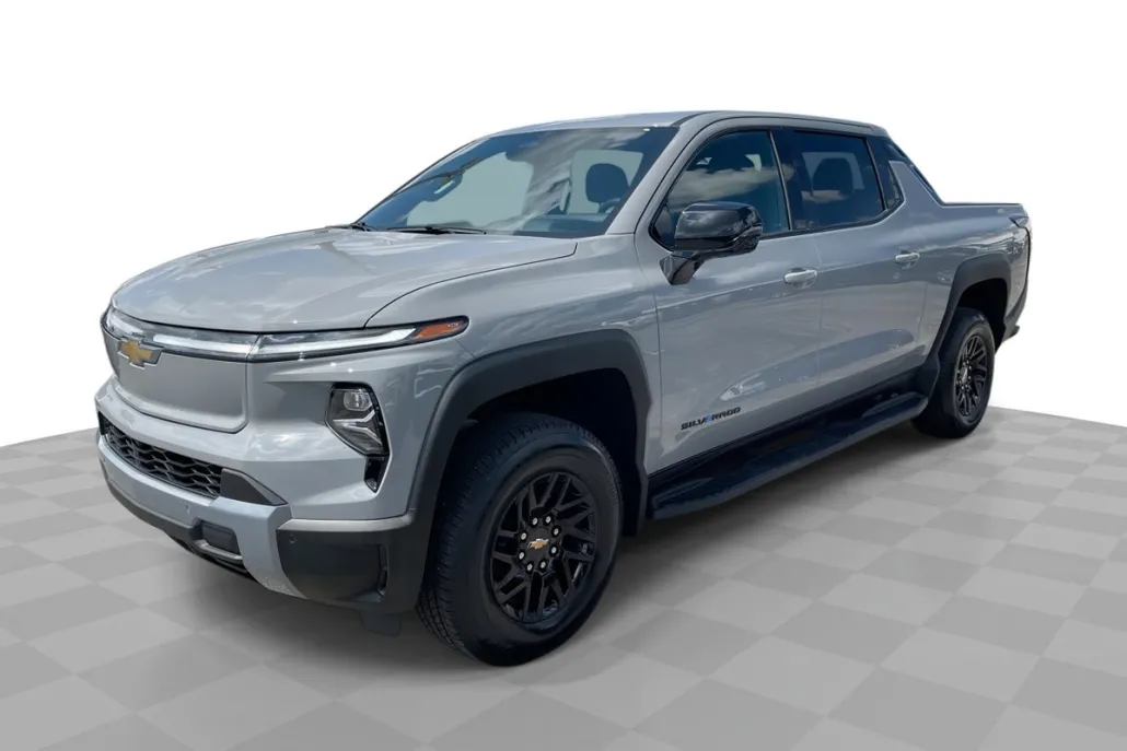 2025 Chevrolet Silverado EV LT photo 1
