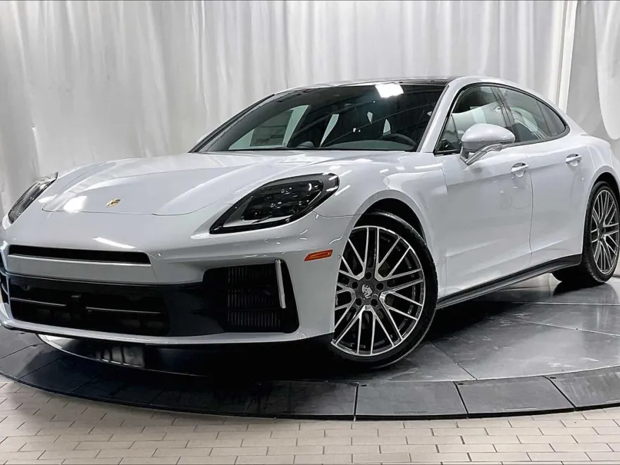 2025 Porsche Panamera 4 photo 1