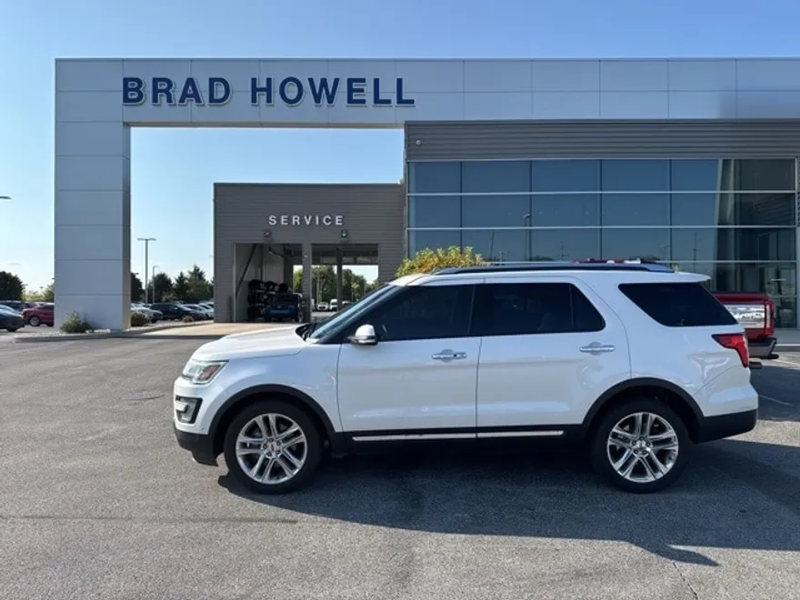 2017 Ford Explorer Limited photo 1