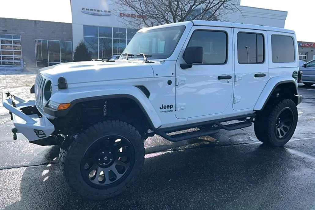 2021 Jeep Wrangler Unlimited Sahara Altitude photo 1
