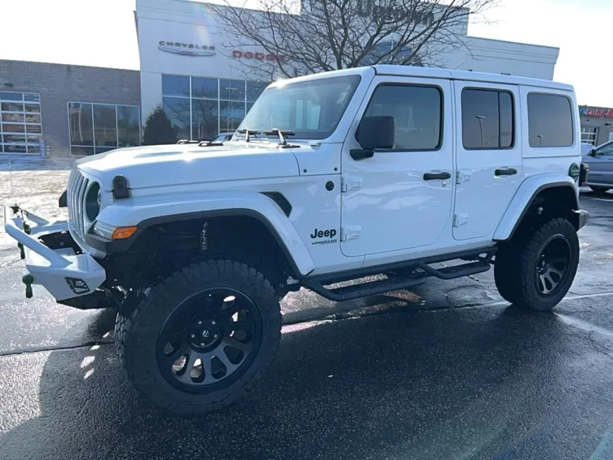 2021 Jeep Wrangler Unlimited Sahara Altitude photo 1