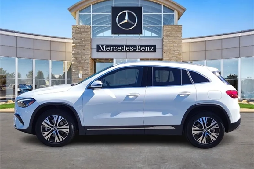 2025 Mercedes Benz GLA 250 4MATIC photo 1
