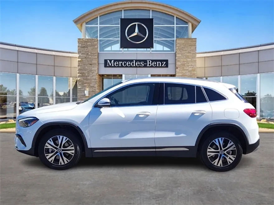2025 Mercedes Benz GLA 250 4MATIC photo 1