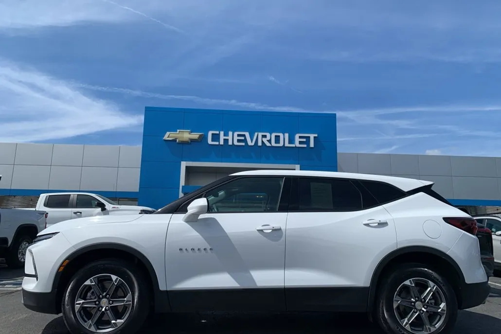 2025 Chevrolet Blazer 2LT photo 1