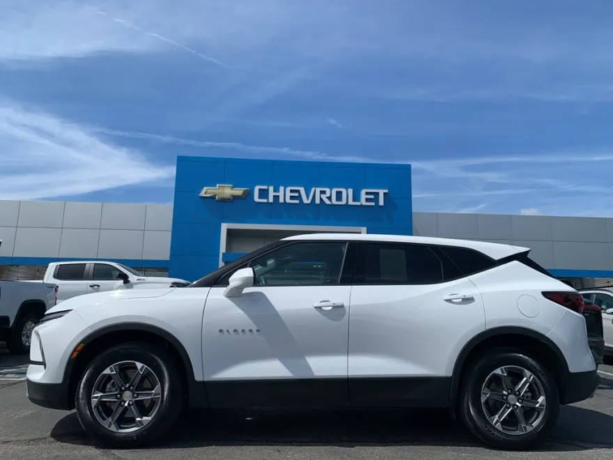 2025 Chevrolet Blazer 2LT photo 1