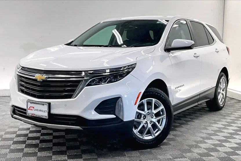 2022 Chevrolet Equinox LT photo 1