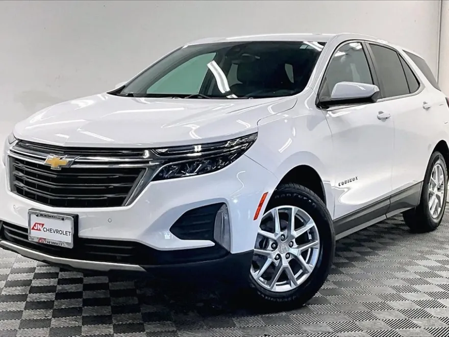 2022 Chevrolet Equinox LT photo 1