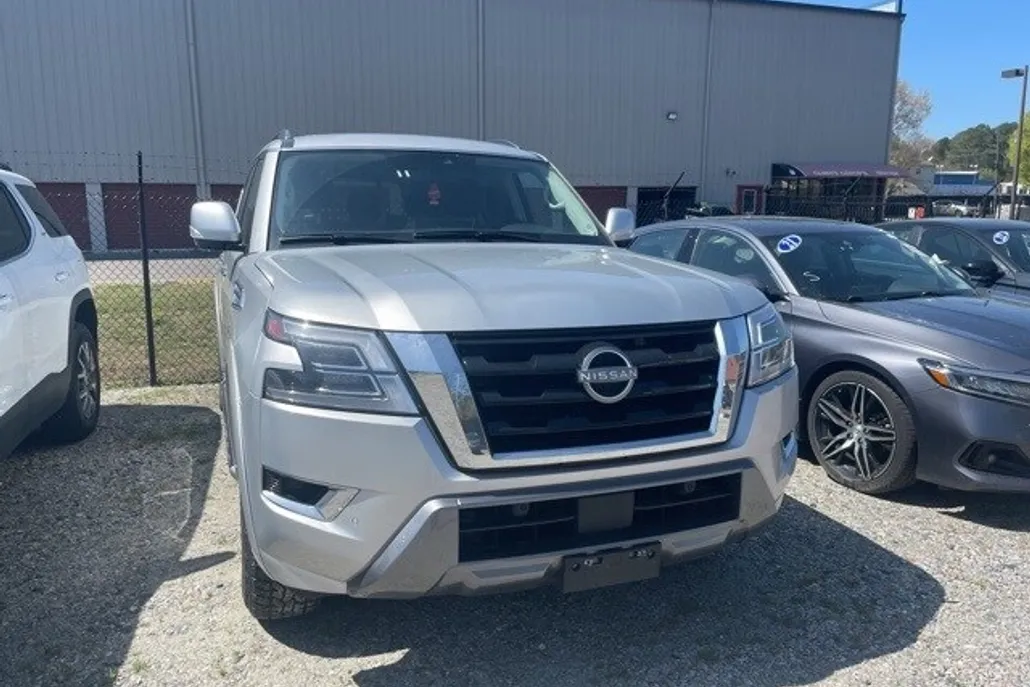 2022 Nissan Armada SV photo 1