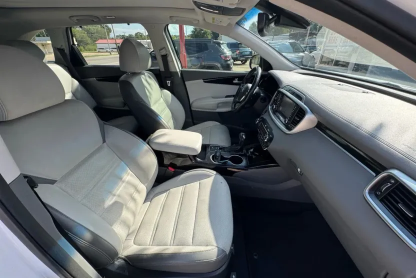 2019 Kia Sorento SX photo 1