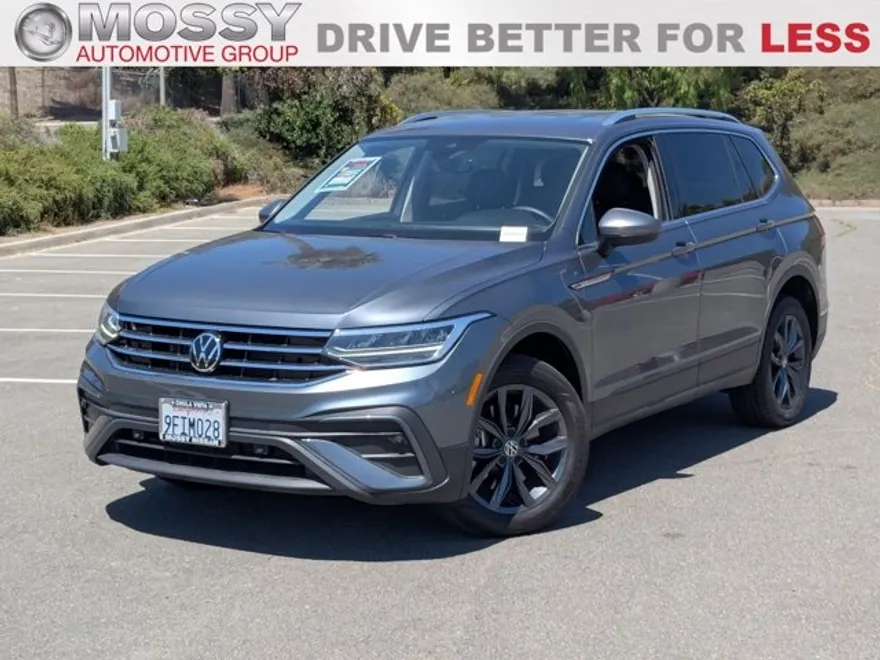 2023 Volkswagen Tiguan SE photo 1