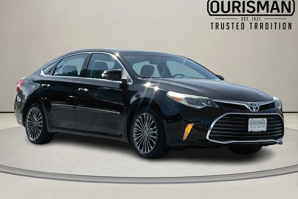 2016 Toyota Avalon Limited photo 1
