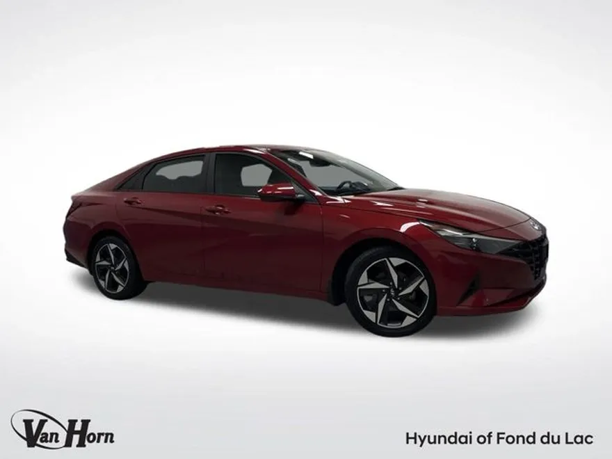 2023 Hyundai Elantra SEL photo 1