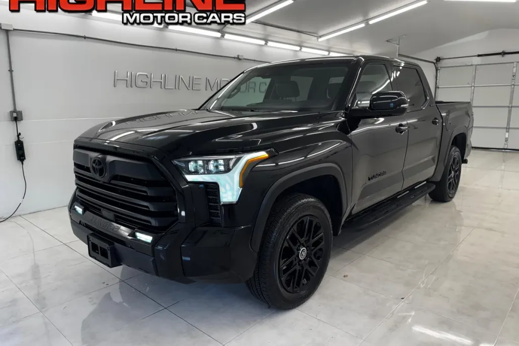 2024 Toyota Tundra Limited CrewMax photo 1