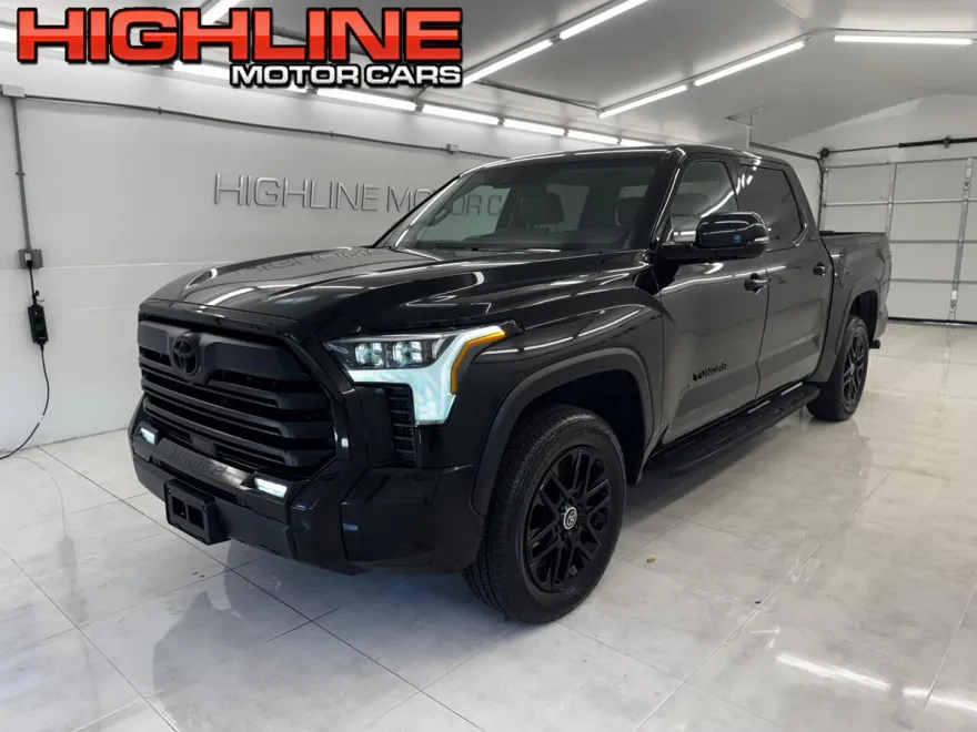 2024 Toyota Tundra Limited CrewMax photo 1