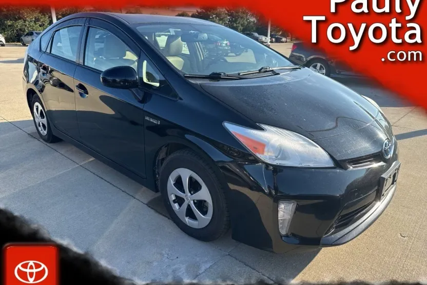 2014 Toyota Prius Four photo 1