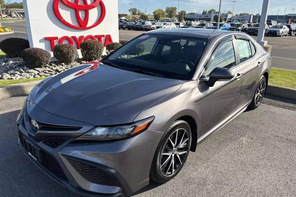 2023 Toyota Camry SE photo 1