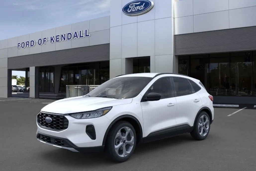 2025 Ford Escape ST-Line photo 1