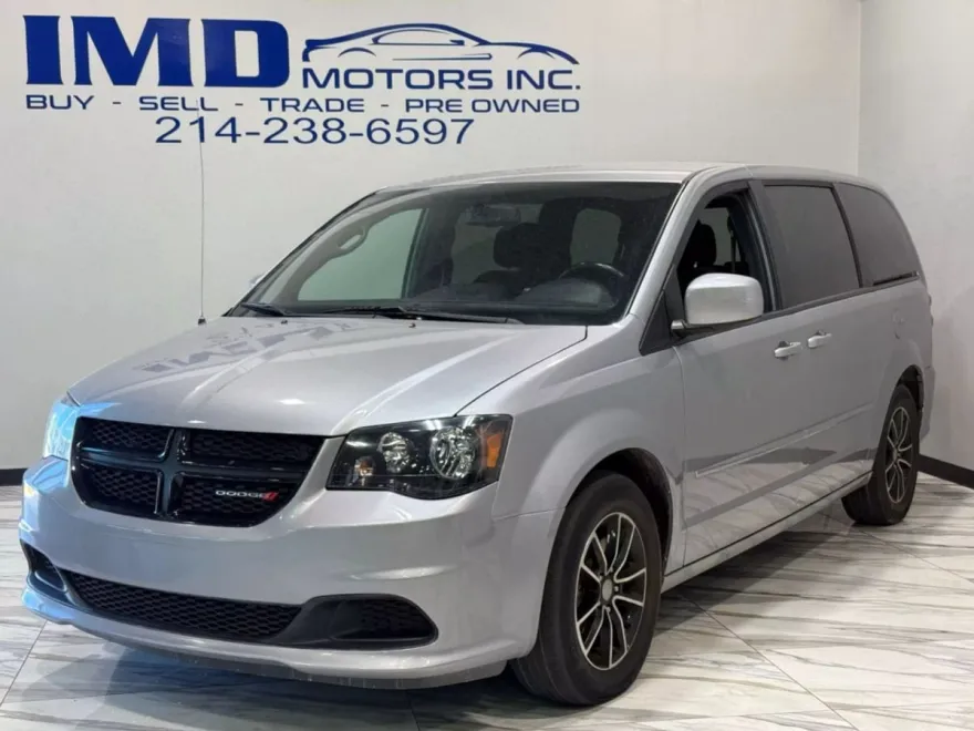2017 Dodge Grand Caravan GT photo 1