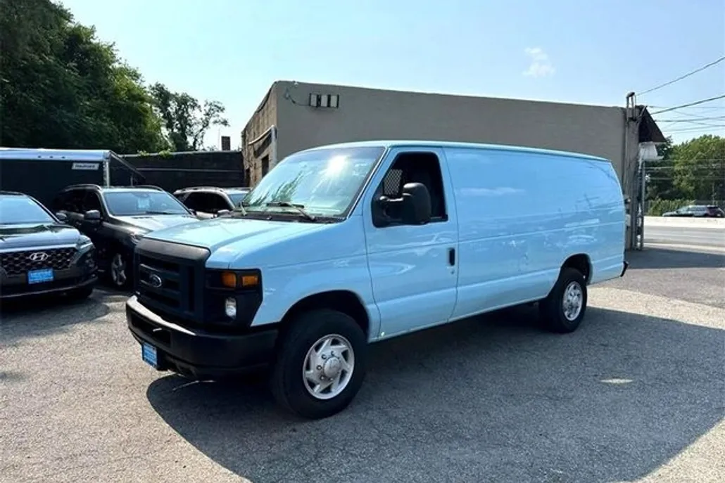 2013 Ford E-350 photo 1