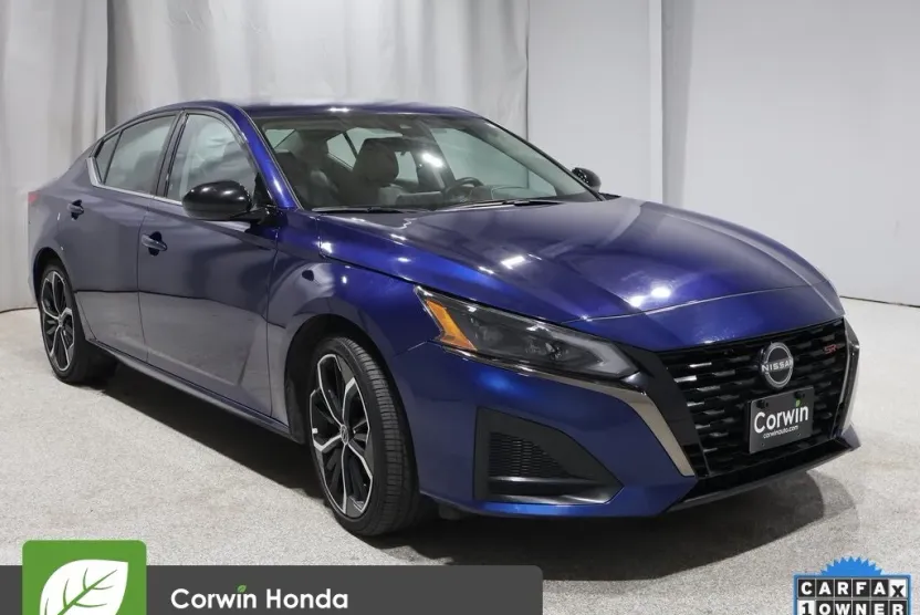 2024 Nissan Altima 2.5 SR photo 1
