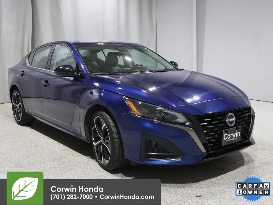 2024 Nissan Altima 2.5 SR photo 1