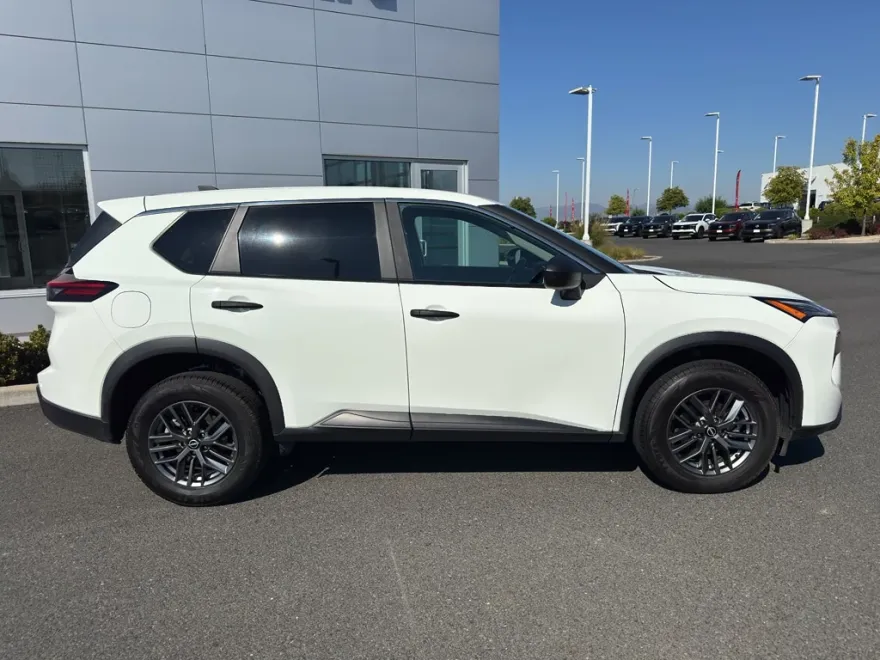 2024 Nissan Rogue S photo 1