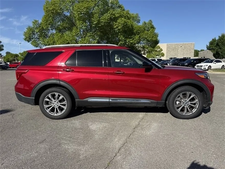 2022 Ford Explorer Limited photo 1