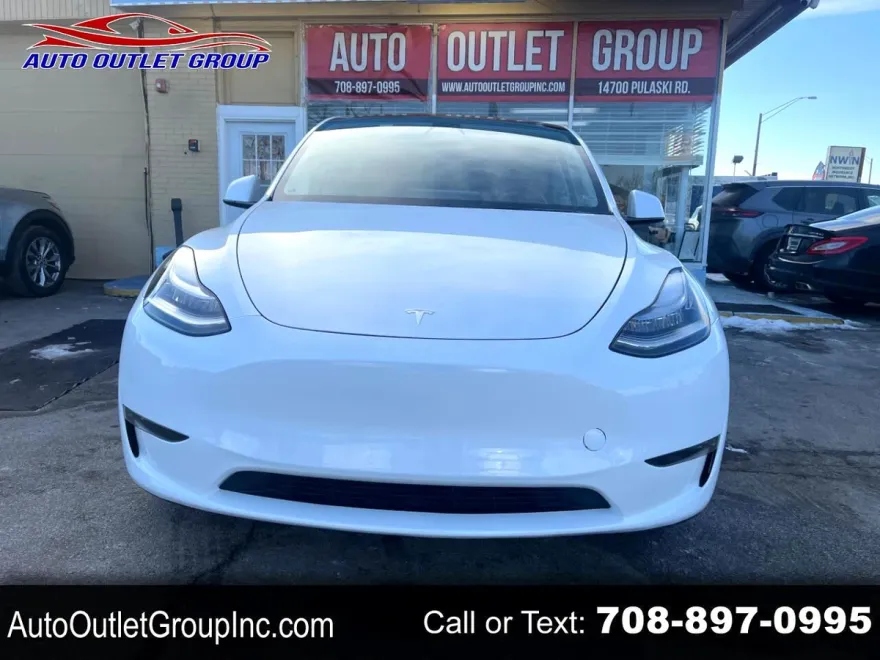 2023 Tesla Model Y photo 1