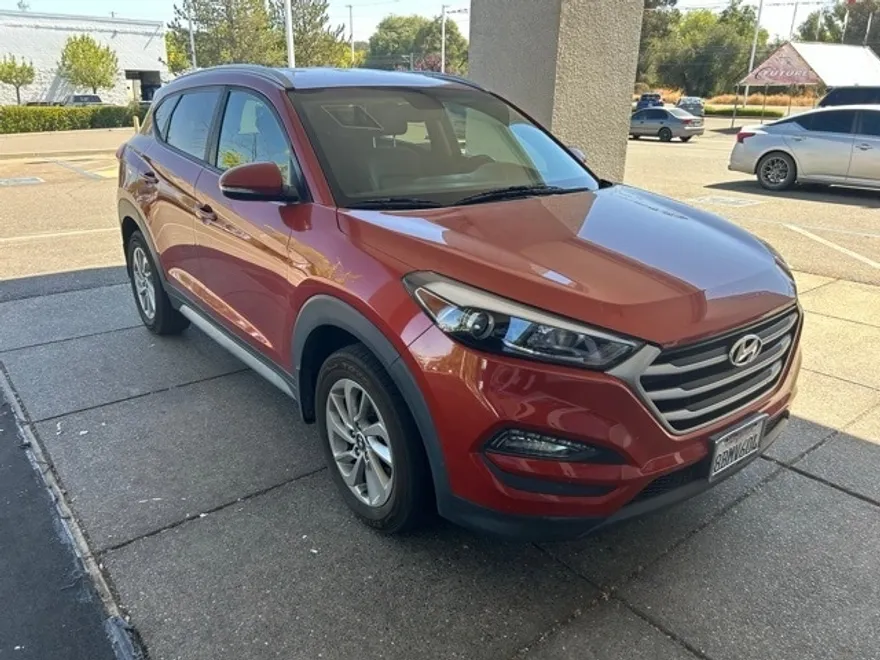 2017 Hyundai Tucson SE Plus photo 1