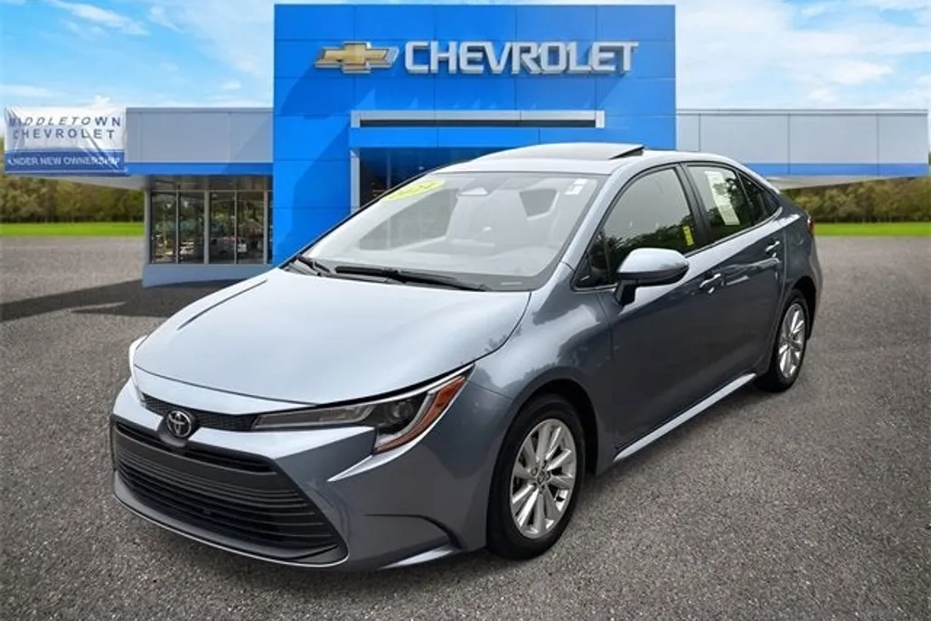 2024 Toyota Corolla LE photo 1