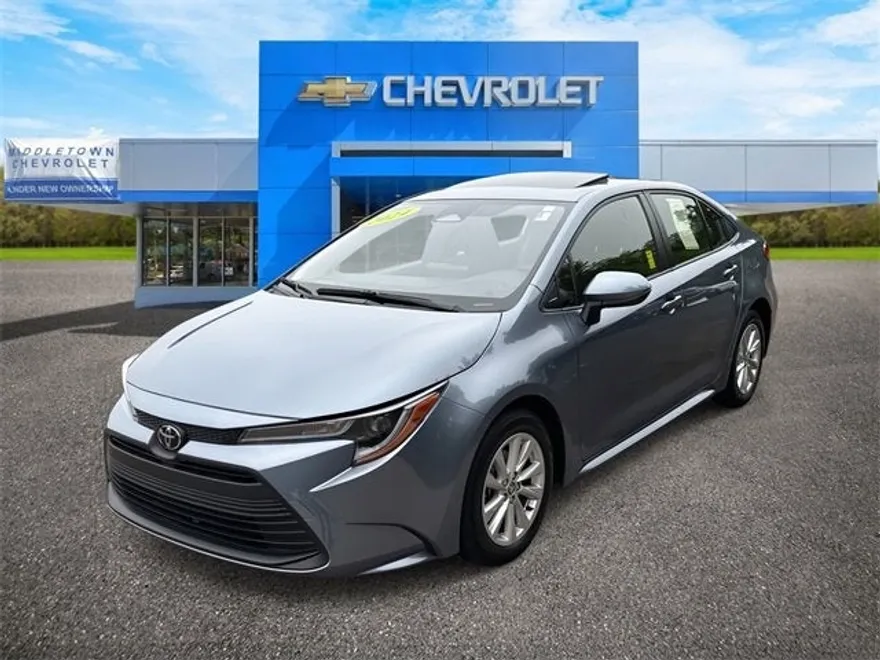 2024 Toyota Corolla LE photo 1