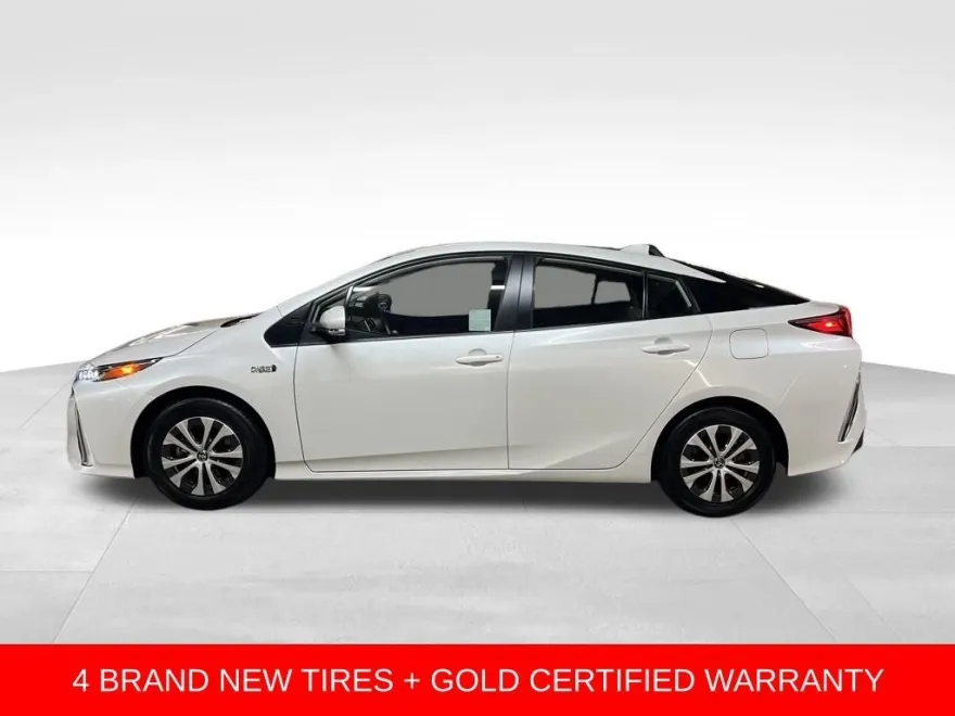 2022 Toyota Prius Prime LE photo 1