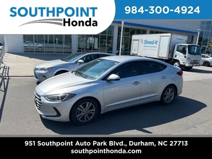 2017 Hyundai Elantra SE photo 1
