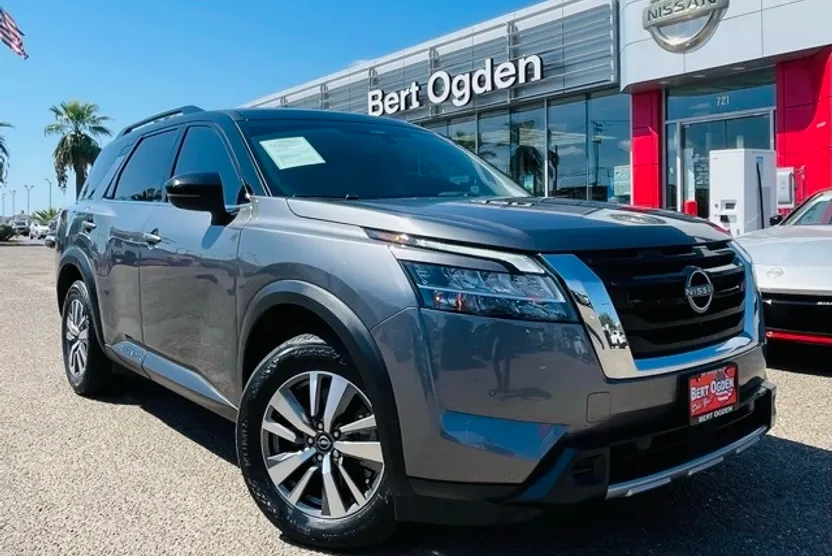 2023 Nissan Pathfinder SL photo 1